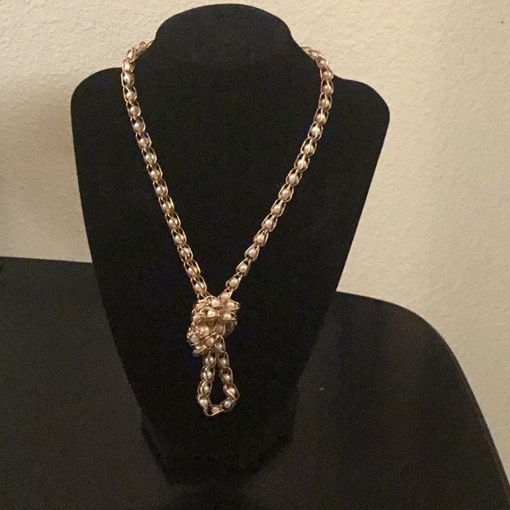 Pearls/Gold plated Necklace - Picture 2 of 3
